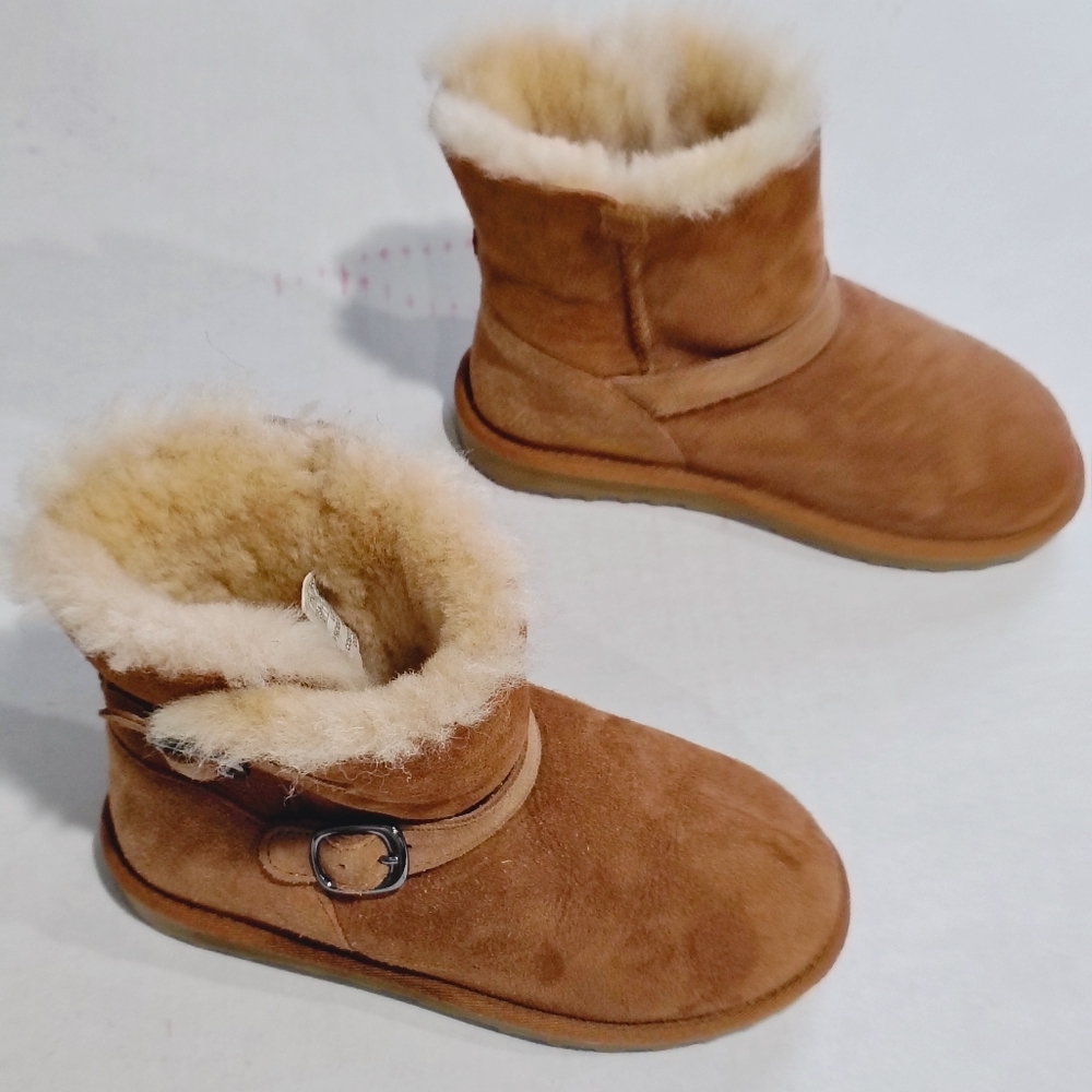 Cozy Brown Shearling Boots Size 1